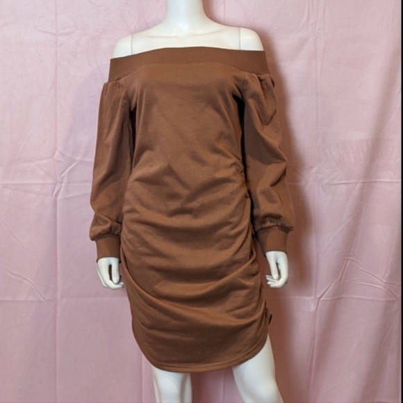 Le Lis Long Sleeve Off Shoulder Ruched Sides Light Brown Mini Dress size Medium - Picture 1 of 7